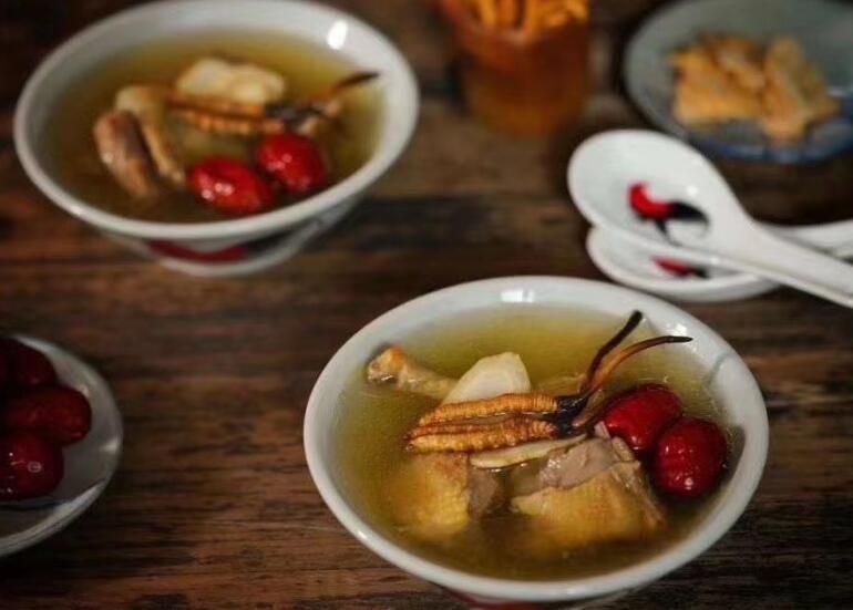 <a href=http://m.eaebo.com/chifa/ target=_blank class=infotextkey>冬蟲夏草的吃法</a>