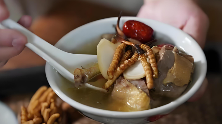 冬蟲夏草搭配有道，滋養(yǎng)肺部效果妙