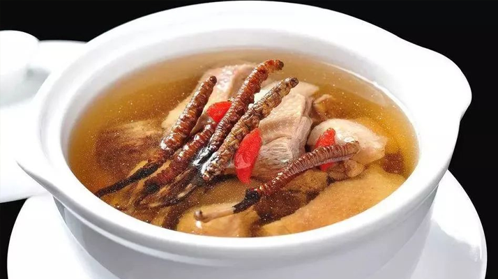 冬蟲夏草煲湯的最佳季節(jié)，喝對事半功倍