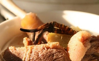 怎么燉冬蟲夏草湯好喝？掌握 3 個關(guān)鍵，湯鮮營養(yǎng)不浪費(fèi)