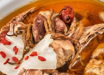 東強堂滋補方：冬蟲夏草配西洋參，燉出秋冬好元氣