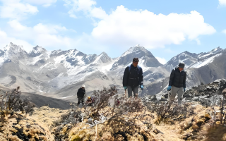  如何在保護(hù)生態(tài)環(huán)境的前提下合理利用冬蟲夏草資源？